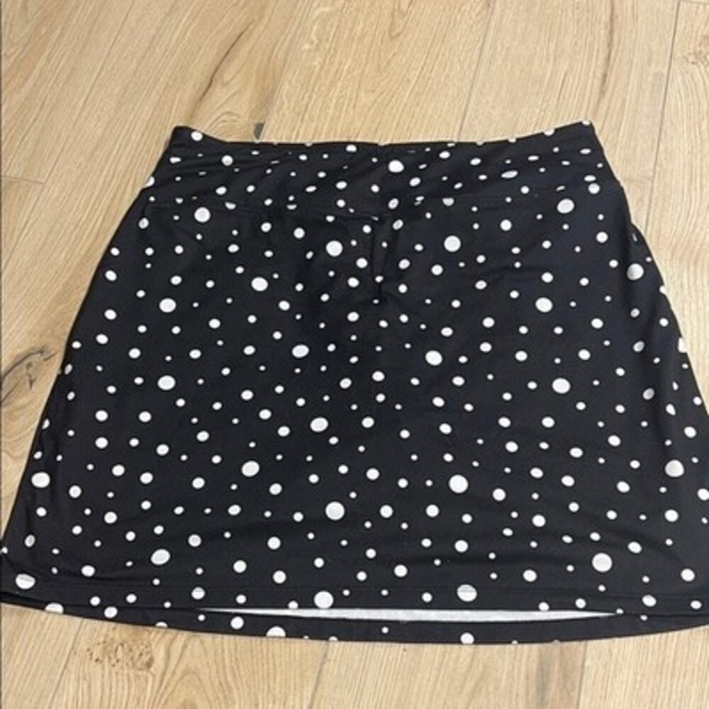 Black and White Polka Dot Skort
Chic and stylish black skort with white polka d